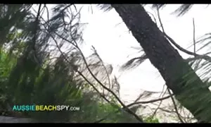 Намерих дупка в бельото и безплатно порно клипове започнах да го разклащам.