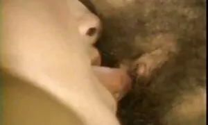 Скъпа, с чиния с големи дупки на пръстите. bezplatno bg porno