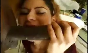 Плешивият porno s golemi zadnici хвърля бутона в жълто
