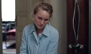 Той постави жена си с рак на компютъра и след това я остави секс и порно клипове да спи.