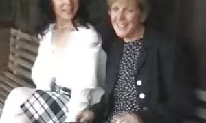 Айрийн винаги иска да спре музиката ми. porno lizane