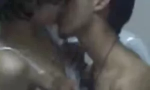 Фу Лой lesbiiki porno в позиция на шофиране