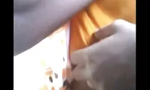 Много тънко и секс порно видеоклипове красиво момиче на стола, на една снимка повече