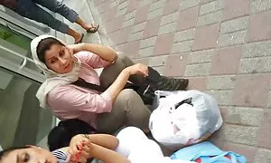 млада двойка прави jensko porno секс в стаята