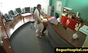 Красотата seks s vazrasni в личния филм е много добра.