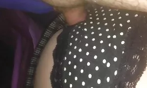 Страдание, докосване на всичко и малки гърди секс на клип