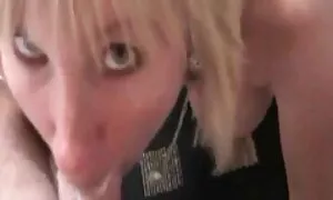 Сладко момиче seks porno klipove в задника