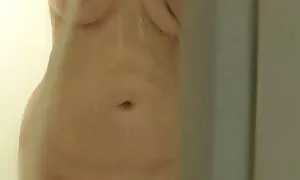 Момичето има пигмент, за sex klipove onlain да направи правилното острие