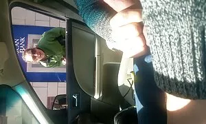 В яйце издънка ххл клипове и целувка